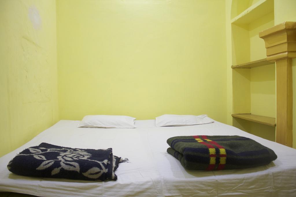 Yogi Lodge Váránaszi Kültér fotó
