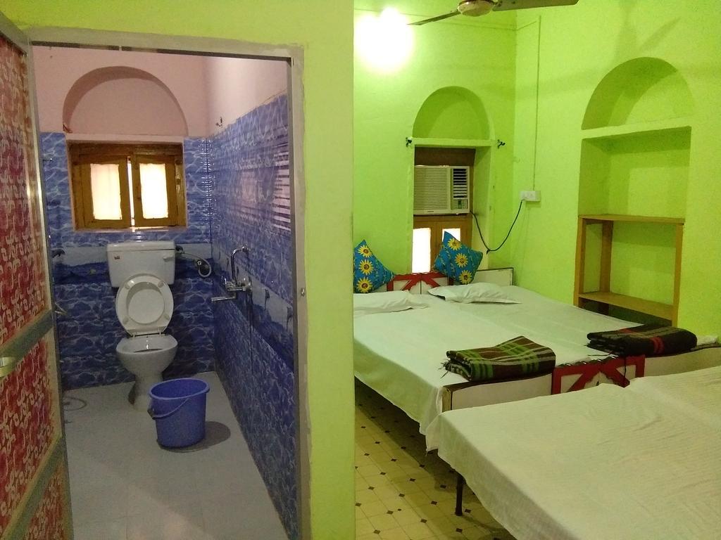 Yogi Lodge Váránaszi Kültér fotó