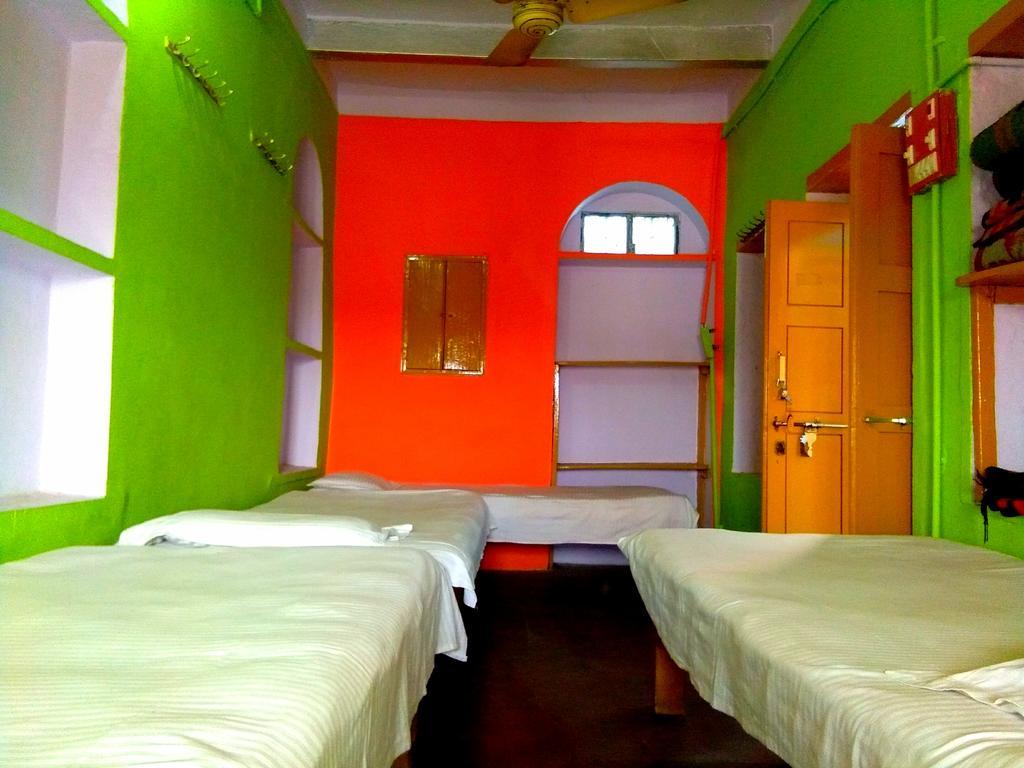 Yogi Lodge Váránaszi Kültér fotó
